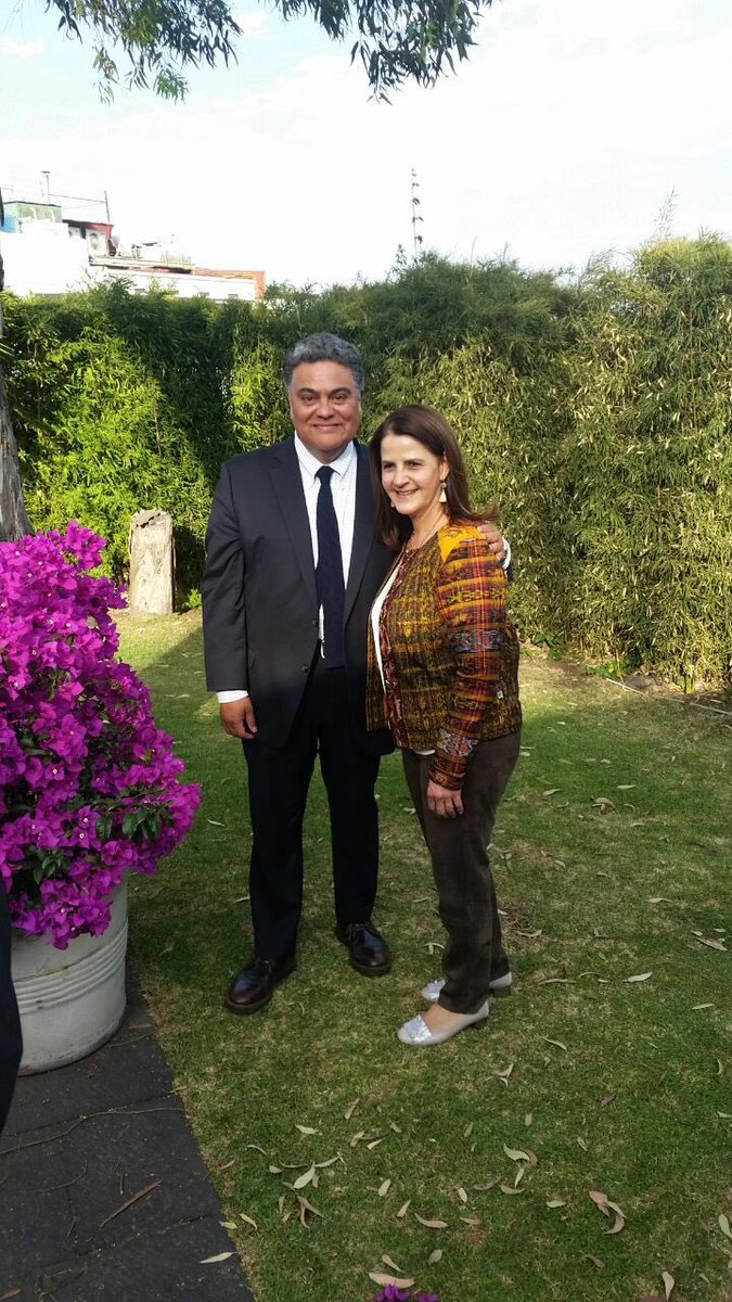 Guate_Mex's tweet photo. Miembros de la Comunidad  guatemalteca en CDMX,  de la Asociación Guatemala Activa y Damas Voluntarias  visitaron la Residencia de la Embajada de Guatemala en México. https://t.co/SPe49maf25