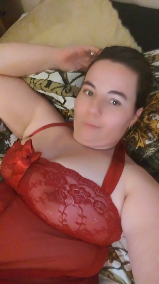 Mistress_Annabe's tweet photo. Going live with my lush on @chaturbate cum play with me 
@chaturbate_eu @ChaturbateBlog @chaturbates @CamGirlWars #milf #lovense #lush #CamGirl https://t.co/HXFjVjO1pw