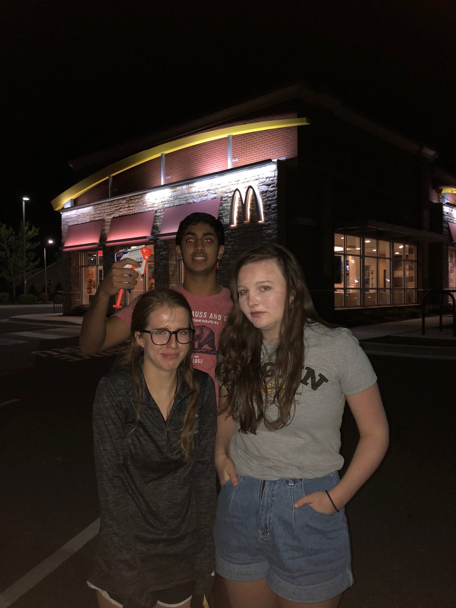 POPPINTHOTS's tweet photo. #KILLCONFIRMED !! THE ULTIMATE NIGGA AMANUEL MEKURIA PULLS UP AT MCDONALDS WITH A DOUBLE KILL (Not pictured cuz he had to run from McDonald's staff), AND WE'RE TIED UP AT 3-3! JUST WHEN THEY THOUGHT IT WAS OVER👀👀🔫😤😤😴  #COMEBACKSZN #AINTFINISHEDYET 
#3RDKILLOFTHEDAY https://t.co/EUYOFwrcKC