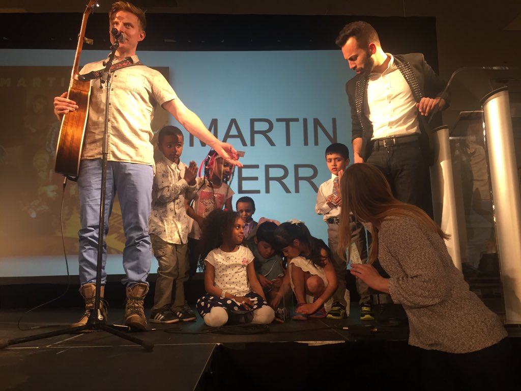 EPSFoundation's tweet photo. . @martinkerrmusic kindly #donated 2 tickets to his upcoming show @winspearcentre The #kindergarten class picked the winner, congrats to Joe! #RocktheRunway #yeg #yegkids #yegmusic #EPSB #fulldayk https://t.co/Y1Myq9Rcf5