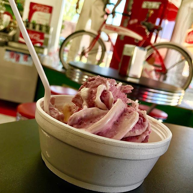 VisitBrysonCity's tweet photo. Raspberry cheesecake swirl ice cream for the win! π¦π¨ #sodapopsicecream #mayfieldscoop #swirlfreeze #yum #tastebrysoncity #brysoncity #icecream #retro π· @womble_on https://t.co/pspHzz8FPT https://t.co/iMX14a4XKT