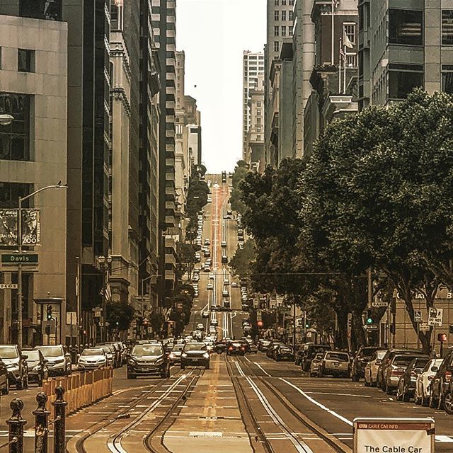 Downhill. #sanfrancisco #photography #photooftheday #photowalk #photo #conquer_sf #iphonex #hdr #hdr_citylife #travel #travelphotography #city #cityscape #city_explore #cityphotography #downtown #discoversanfrancisco #discoversf #shotoniphone ift.tt/2HPdgDm