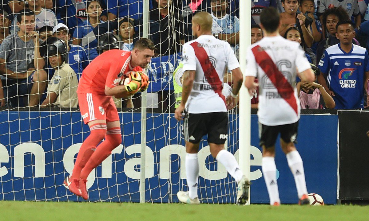 RiverPlate's tweet photo. #VamosRiver ⚪️🔴⚪️🏆

📸 Postales del triunfo en Guayaquil. https://t.co/Jb2pP5bWaZ