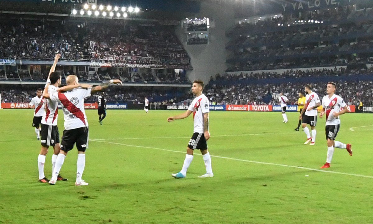 RiverPlate's tweet photo. #VamosRiver ⚪️🔴⚪️🏆

📸 Postales del triunfo en Guayaquil. https://t.co/Jb2pP5bWaZ