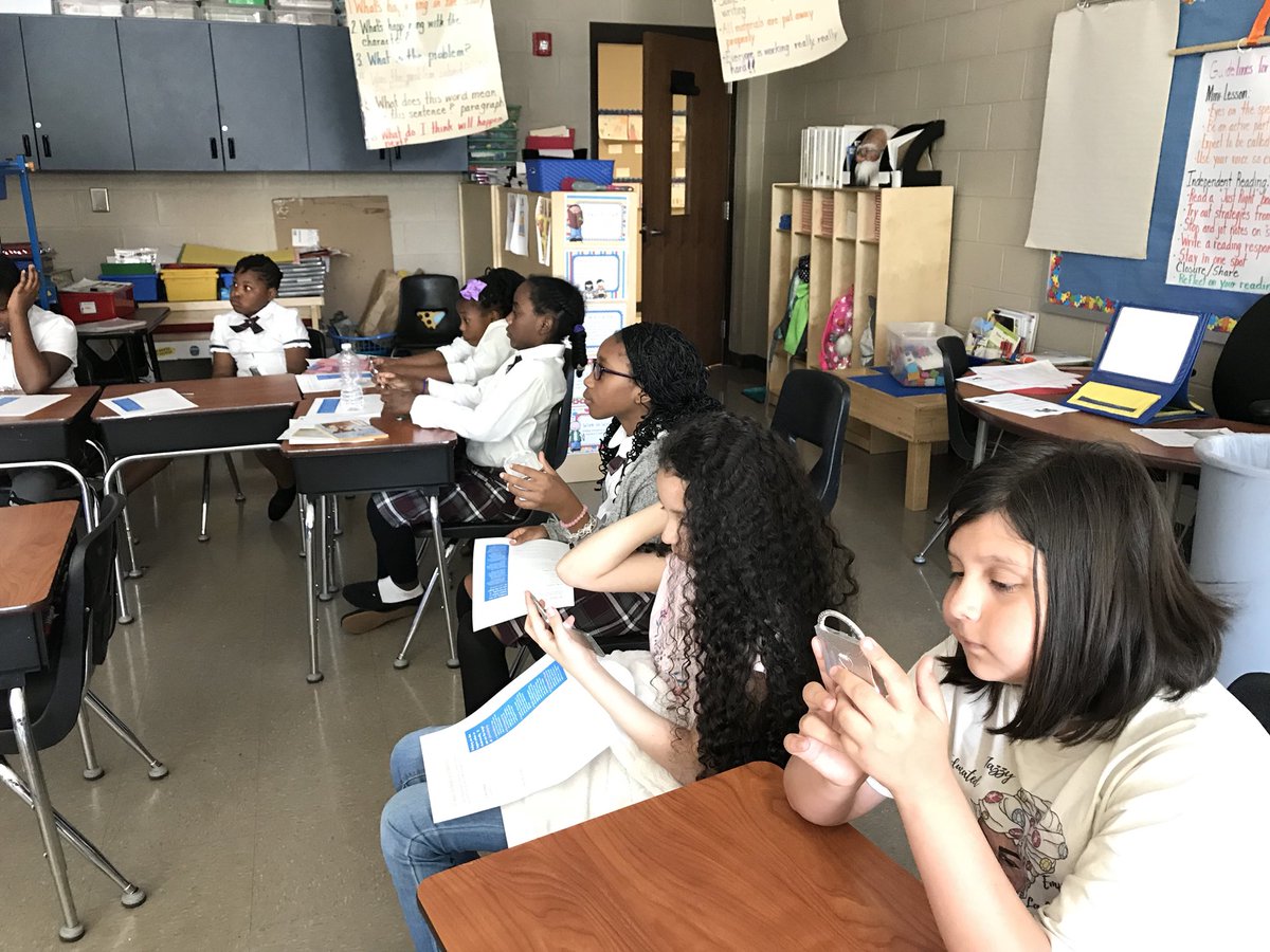 MsWrightIsRight's tweet photo. JEWELS are UPstanders! We do what’s right for our Reputation. #UltimateLearningExperience @MabletonES https://t.co/79f6iaxL05