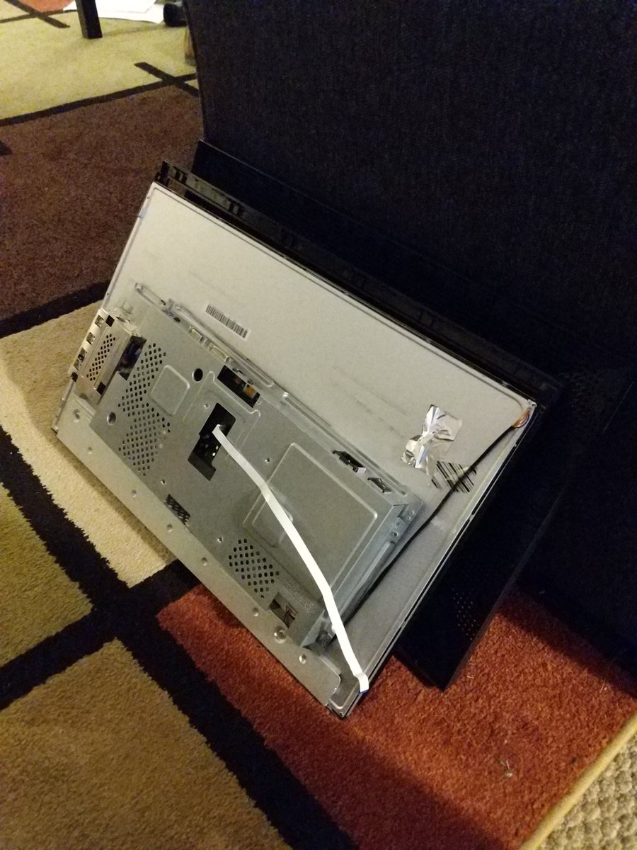 kimblevisuals's tweet image. Yo @ASUSUSA, when getting an RMA returned I expect better than a completely disassembled monitor. As someone who worked S&amp;amp;R with far more complicated electronics, the "it's our shipping policy" explanation isn't gonna fly. Very disappointed.
