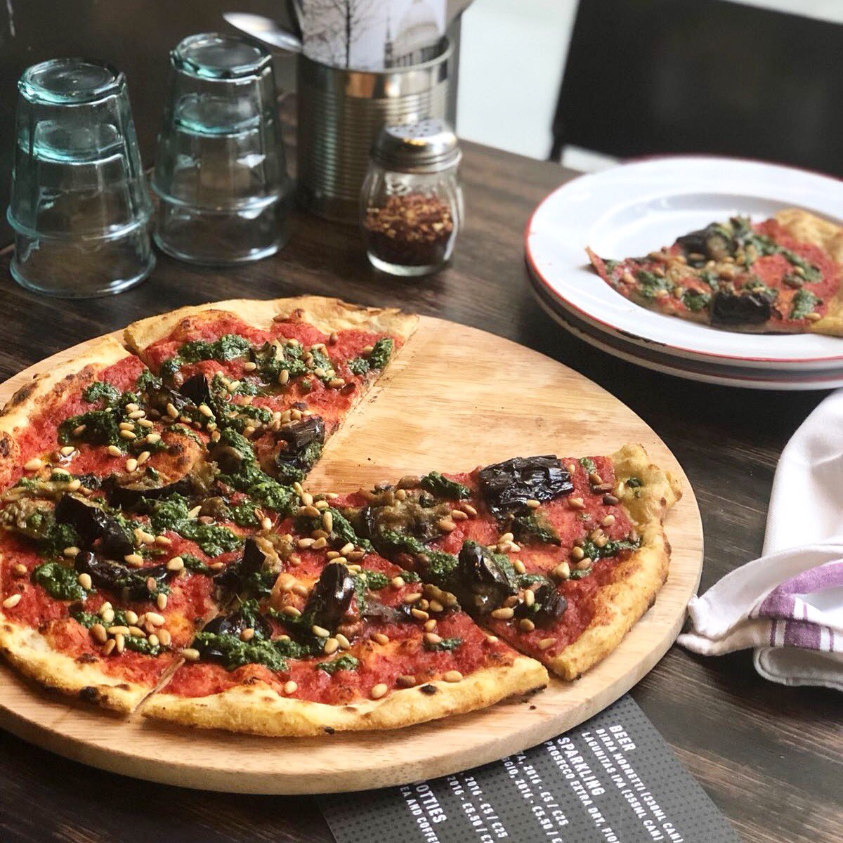 siewpeng_wang's tweet photo. 🍆🥕PETA responds to Gordon Ramsay's announcement he is going vegan
https://t.co/vYSdzqS0z0
https://t.co/lw1dge5BXS
#Singapore @siewpeng_wang #vegan #Vegetarian #meateatout #PETA #GordonRamsay #Gordon https://t.co/rDZEwfxmib