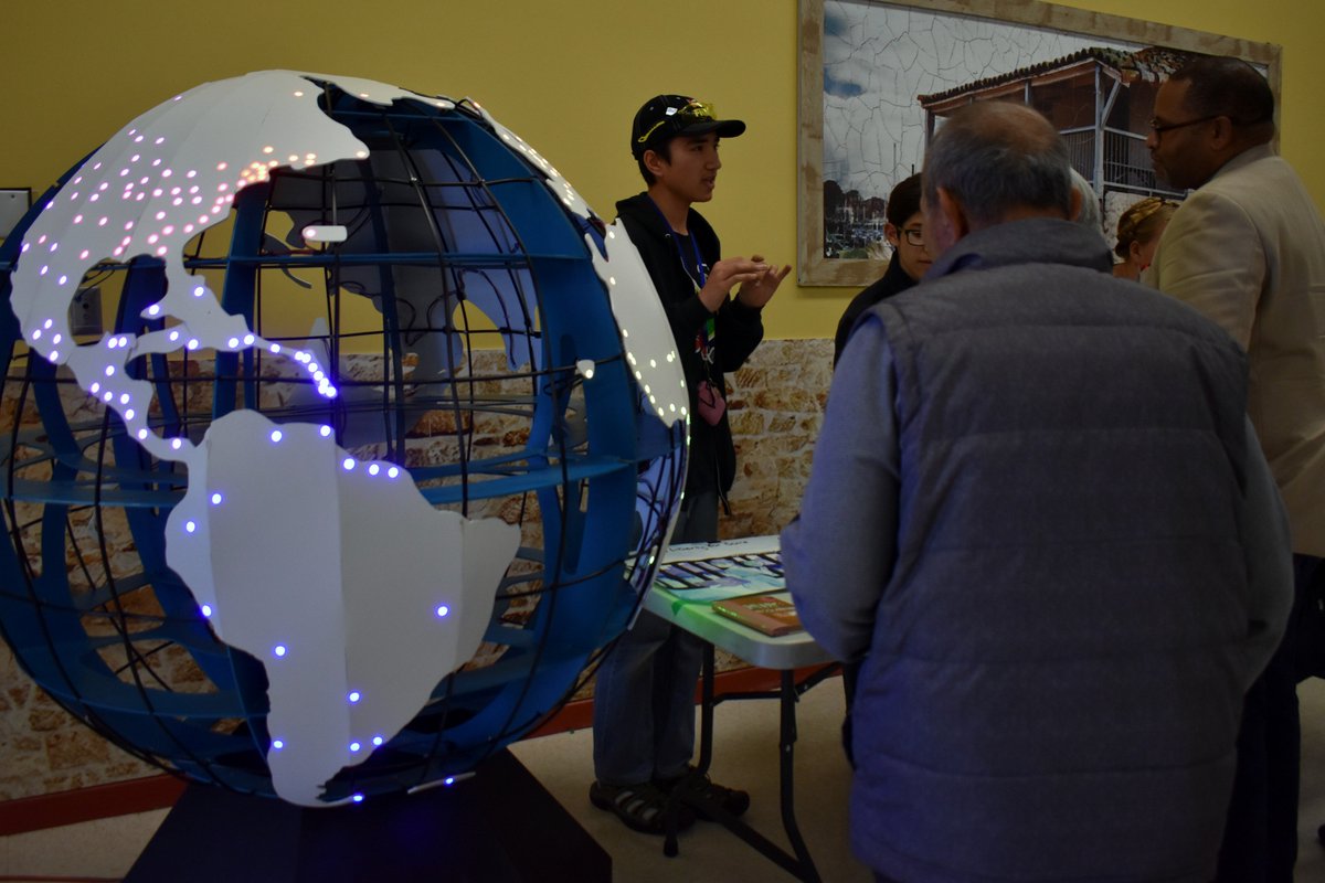 Culinary_Cam's tweet image. Such a great reveal of the @MHS__IB #MYP #PersonalProjects. These kids were passionate, articulate, and inspiring. #risktaker #openminded