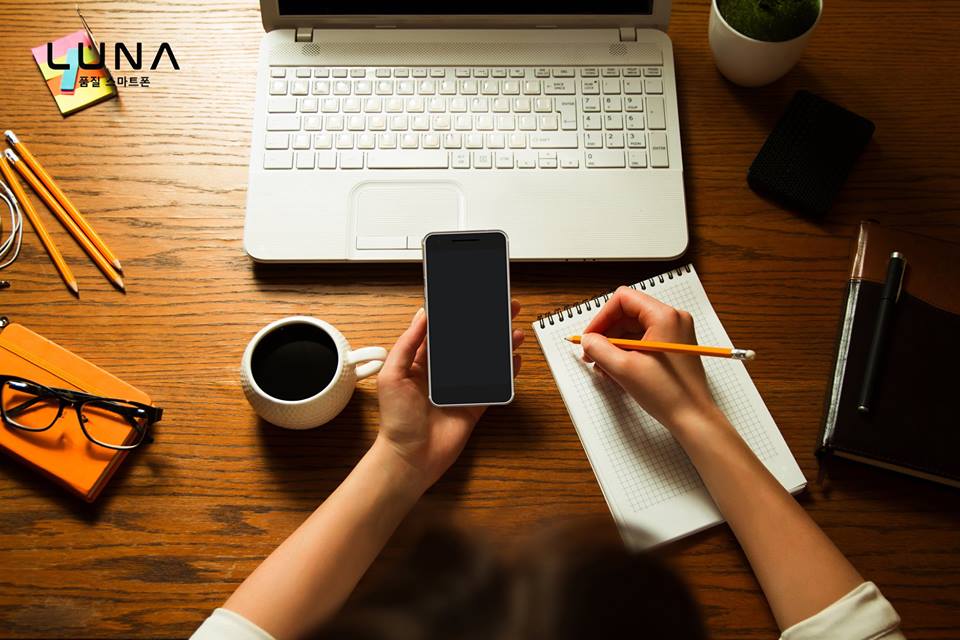 Prossesor Snapdragon QuadCore 2,5GHz yang dimiliki #LUNAV dapat mempermudah kalian membuka aplikasi secara bersamaan