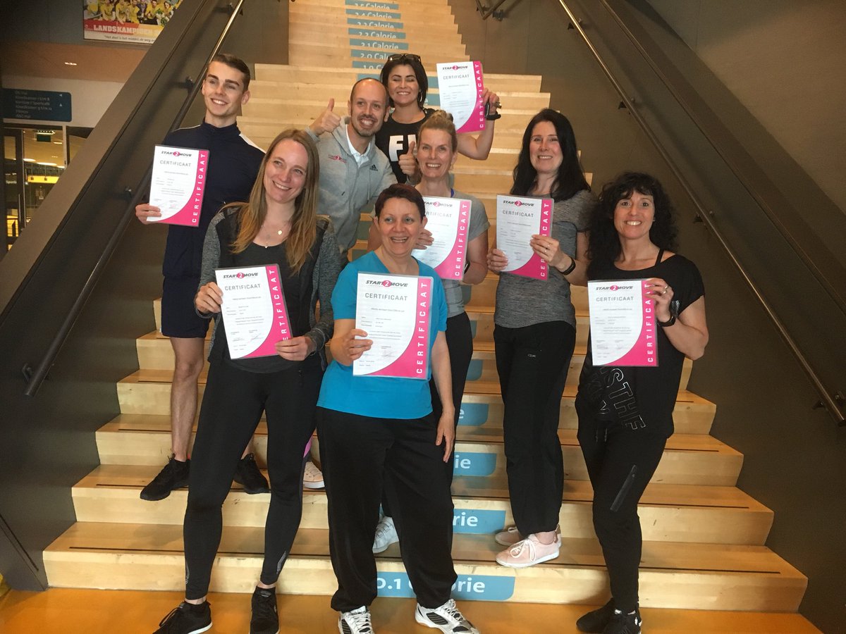 Start2move's tweet photo. Blije gezichten na afloop van de nieuwe cursus Medical Personal Trainer😃
#start2move #zetjecarriereinbeweging
https://t.co/Zmavz8zV4C https://t.co/MHJtzbuVaV