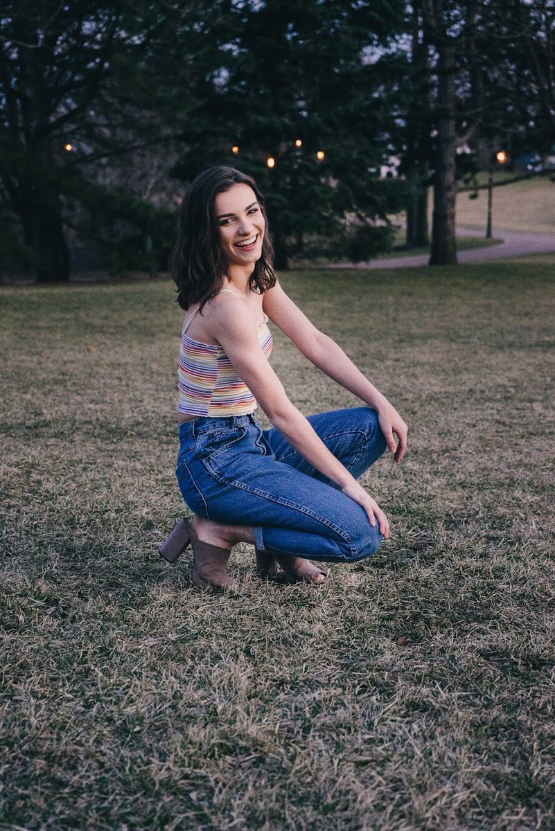 avery7522's tweet photo. Today, everyone I used to go to school with announced where they were going to college and it just made me so happy. So, I would like to officially announce that I still don’t know wtf I’m doing next year!! #senior #proud #NowhereBound https://t.co/TMXYOOmfbw