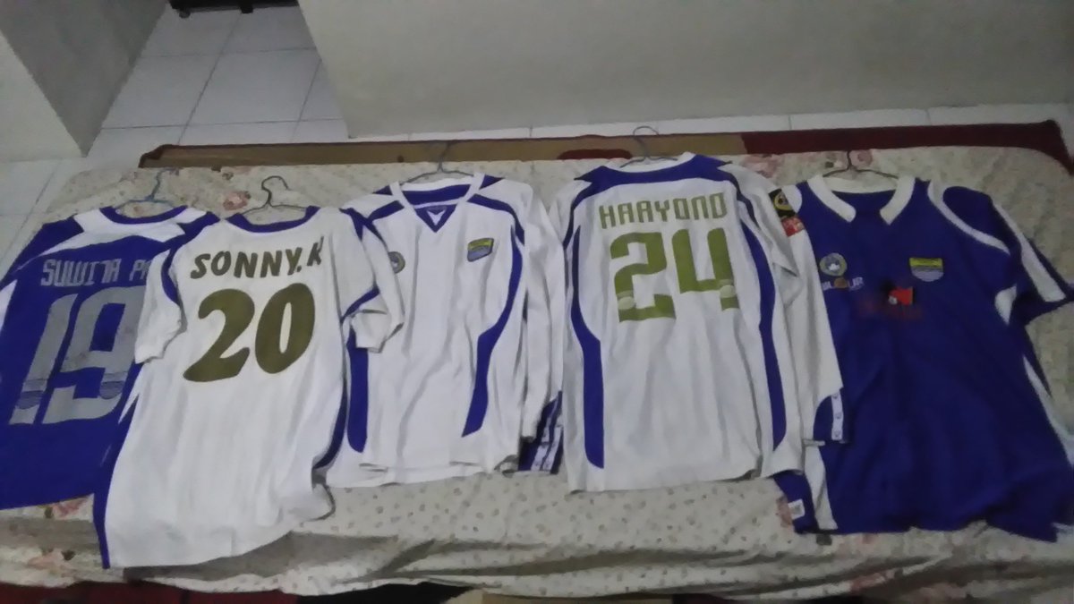 ushoppersib's tweet photo. @JerseyLigina jemur jemur jumat barokah, persib edisi vilour... https://t.co/oZ2FFvaOY0