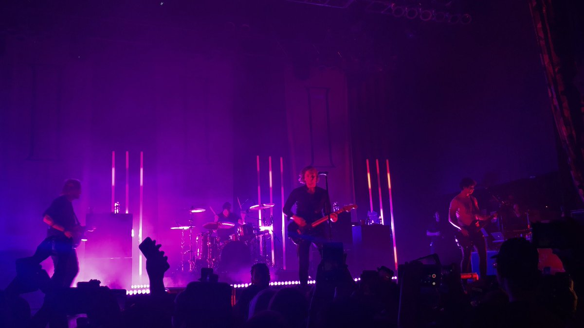 thatsoashlin's tweet image. youngblood 
#5SOS3Dallas