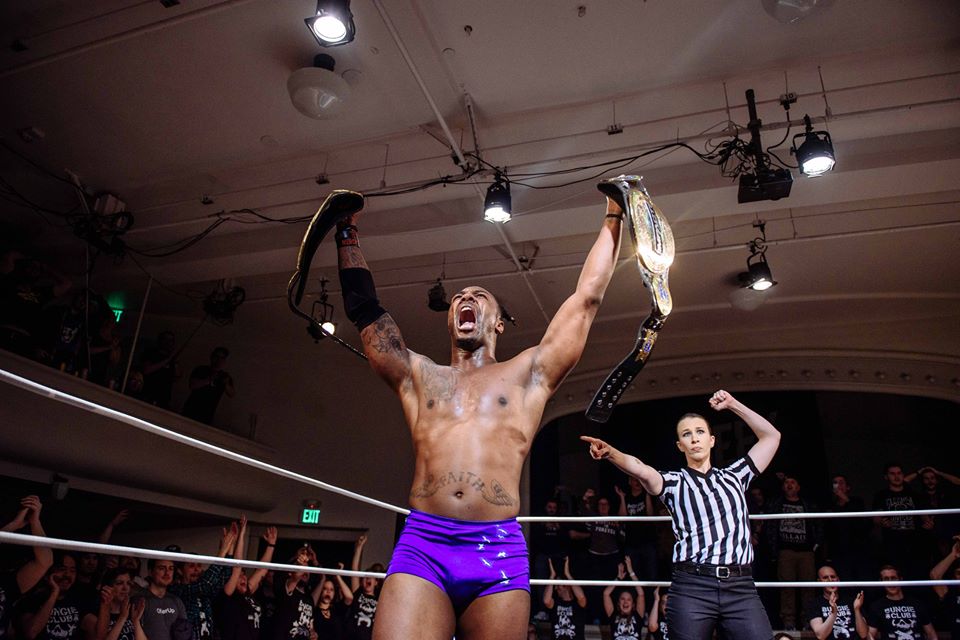 mattfarmer93's tweet photo. The roof of Washington Hall was nearly blown off at this very moment. These brief moments are the ones we'll remember forever! @StricklandShane #DefyVibes 📸by: @Ukulele_Punk https://t.co/D3HhT3O0iS