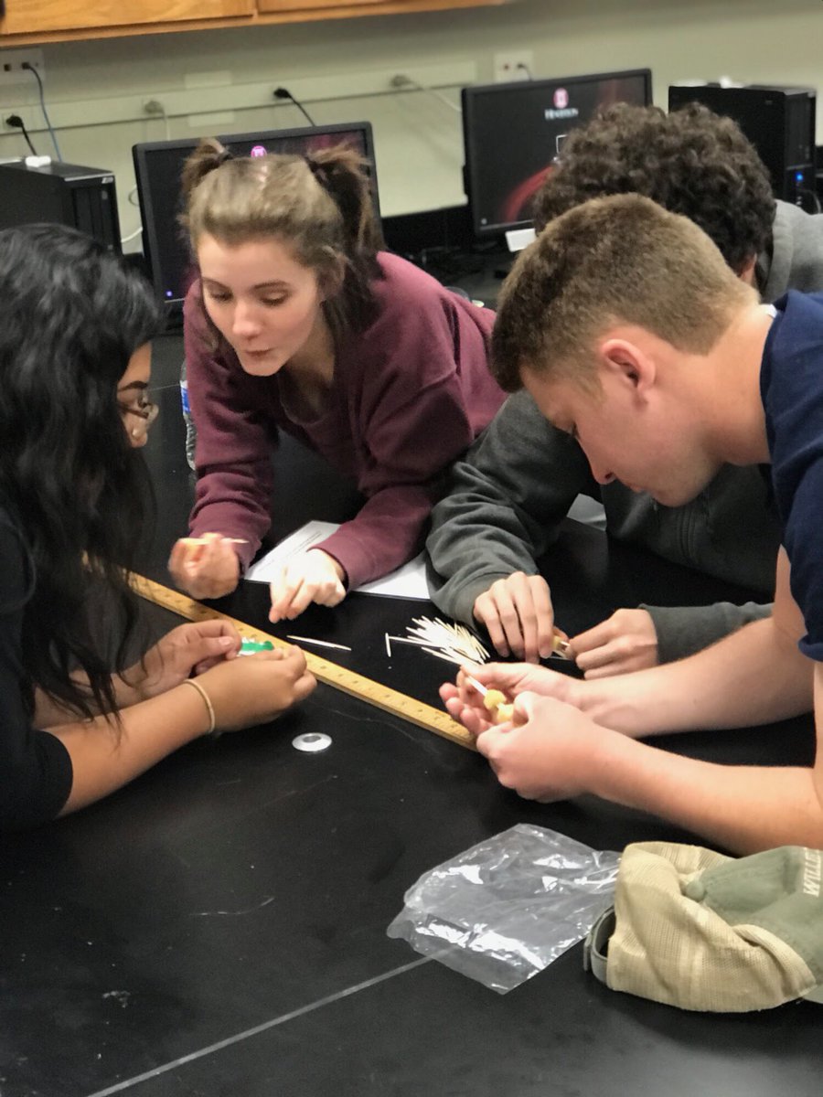 mswitzerjohnson's tweet photo. Henderson State University’s amazing physics, engineering and biology departments and The STEM Center hosted the 2018 High School Science Olympics! This was such a fun day that I am already excited thinking about next year’s event! #LiveReddie #hsustemcenter #ARKidsCanCode https://t.co/DVJquKhjgp