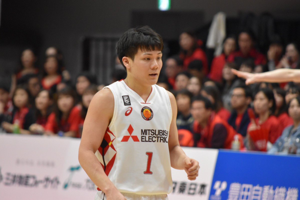 かおりん V Twitter ドルフィンズ アキさん 藤永佳昭 初めてのバスケ観戦 ほぼむりやり連行 初めてバスケ観戦に行った彼氏くん 1週間くらいたってボソッっと173cmの人かっこよかった 宮城リョータみたい って 覚え方が身長なんや