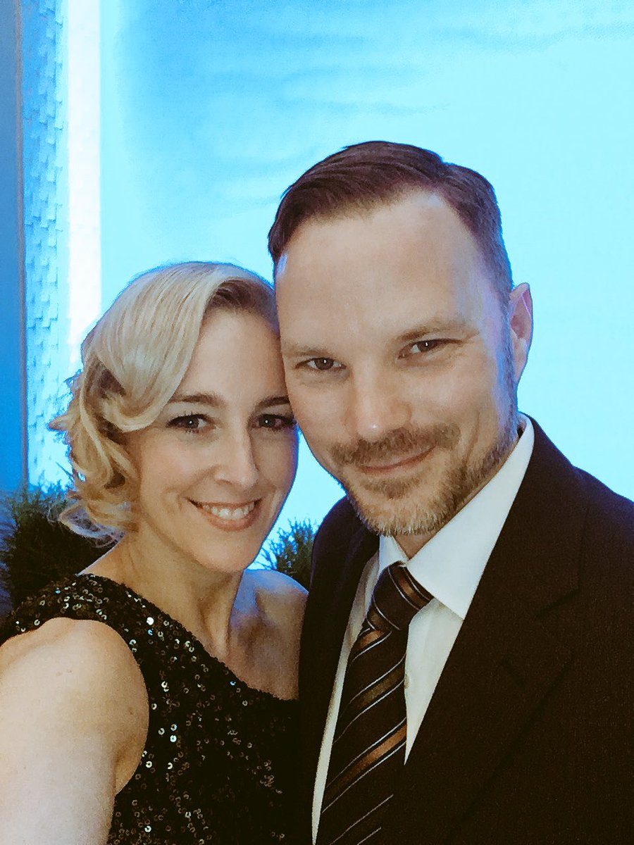 UEcookingstudio's tweet photo. and that’s a wrap for the 2018 @TheBYAsOttawa ~ the night wouldn’t be complete without a turquoise water wall selfie ✌️ https://t.co/dOBqyF0orK