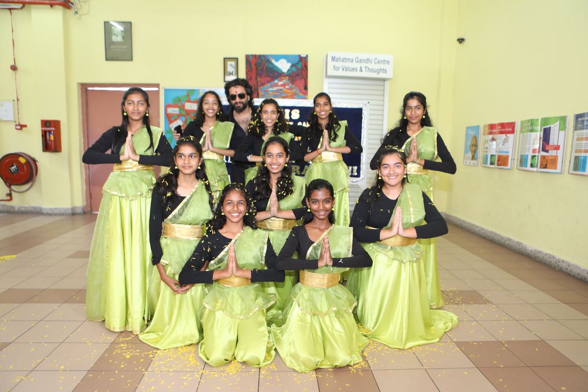 Global_Schools's tweet photo. @ShekharRavjiani says "#Songs are connected to #memories and every single moment is an #inspiration" at the #leadershipLectureSeries.
#GIIS #GIISLLS #MotivationalQuotes https://t.co/Ow8OUXXIR7