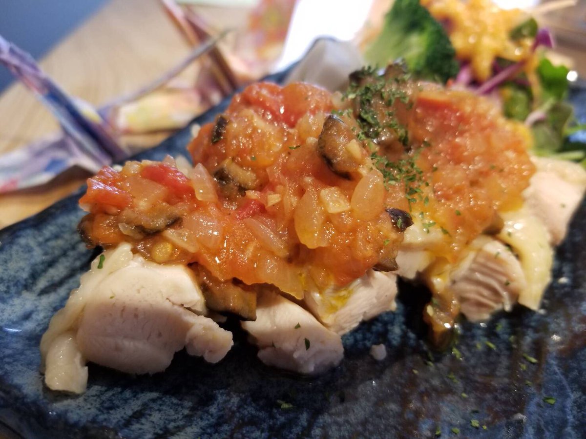 organic_Lamno's tweet photo. 本日の日替わりメニュー🍴
【大地の御膳】揚げナスとフジッリのベジミートソース
【命の御膳】塩こうじ漬け やわらか蒸し鶏
〜フレッシュトマトソース〜
お待ちしております(*゚▽゚)ノ✨
#篠崎 #江戸川区 #Lamno #lamno #ラムノ
#ヴィーガン #ヴィーガンカフェ #弁当
#ヴィーガン弁当 #発酵玄米 https://t.co/TpjKeHNssb