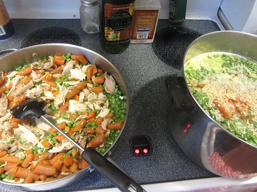 LifestyleSoln's tweet photo. 7 Easy Soup Tips that will help you to prepare healthy soup recipes quickly! From the broth to vegetables, beans, whole grains, and meats. Find shortcuts to help!
https://t.co/GFDvTJjauI
#SoupTips #Soup #HealthySoup #SoupRecipes #HealthyRecipes #Vegetables #beans https://t.co/R6xeTWfTZd