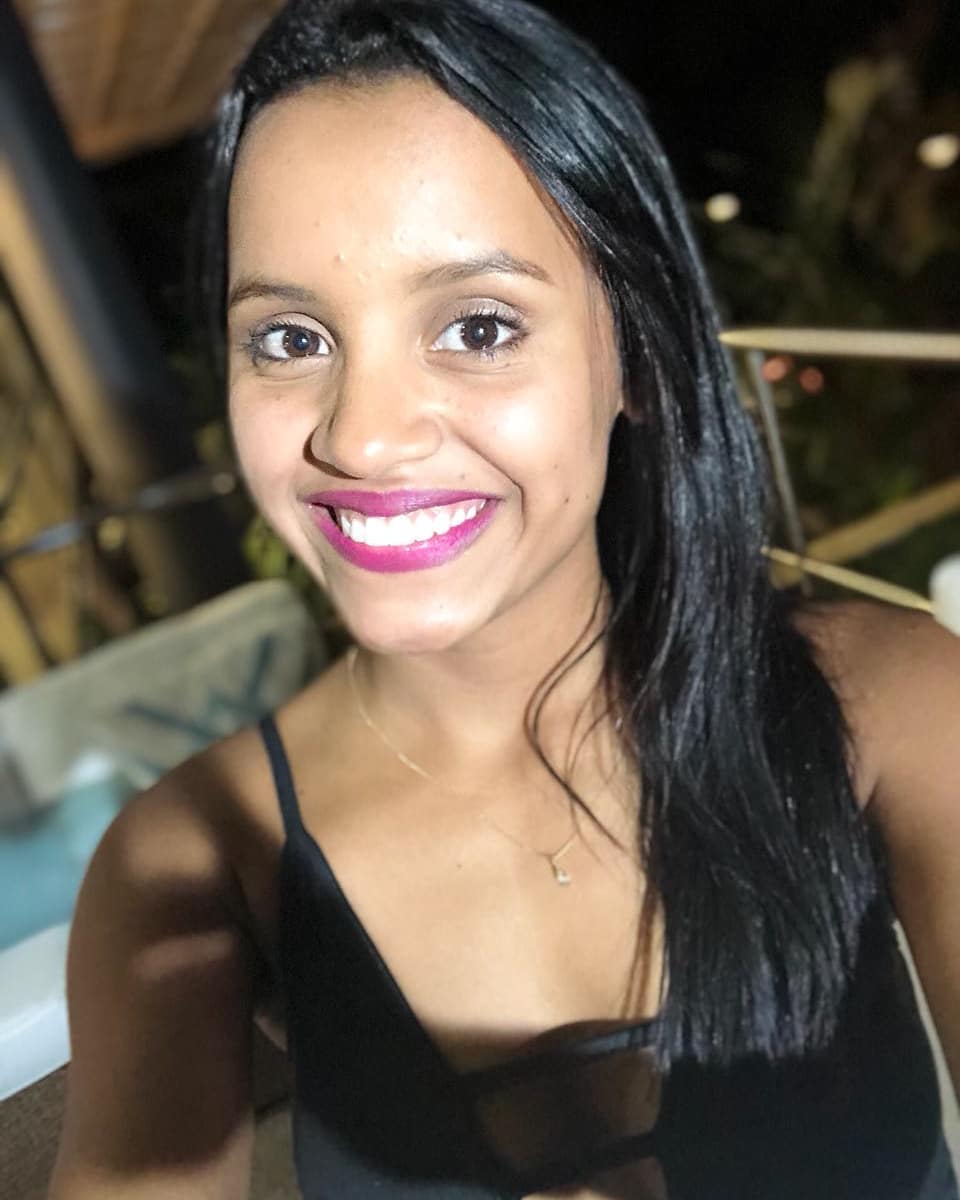 gleicidamasceno's tweet photo. Primeira selfie milionária. https://t.co/ITWBDluW9M