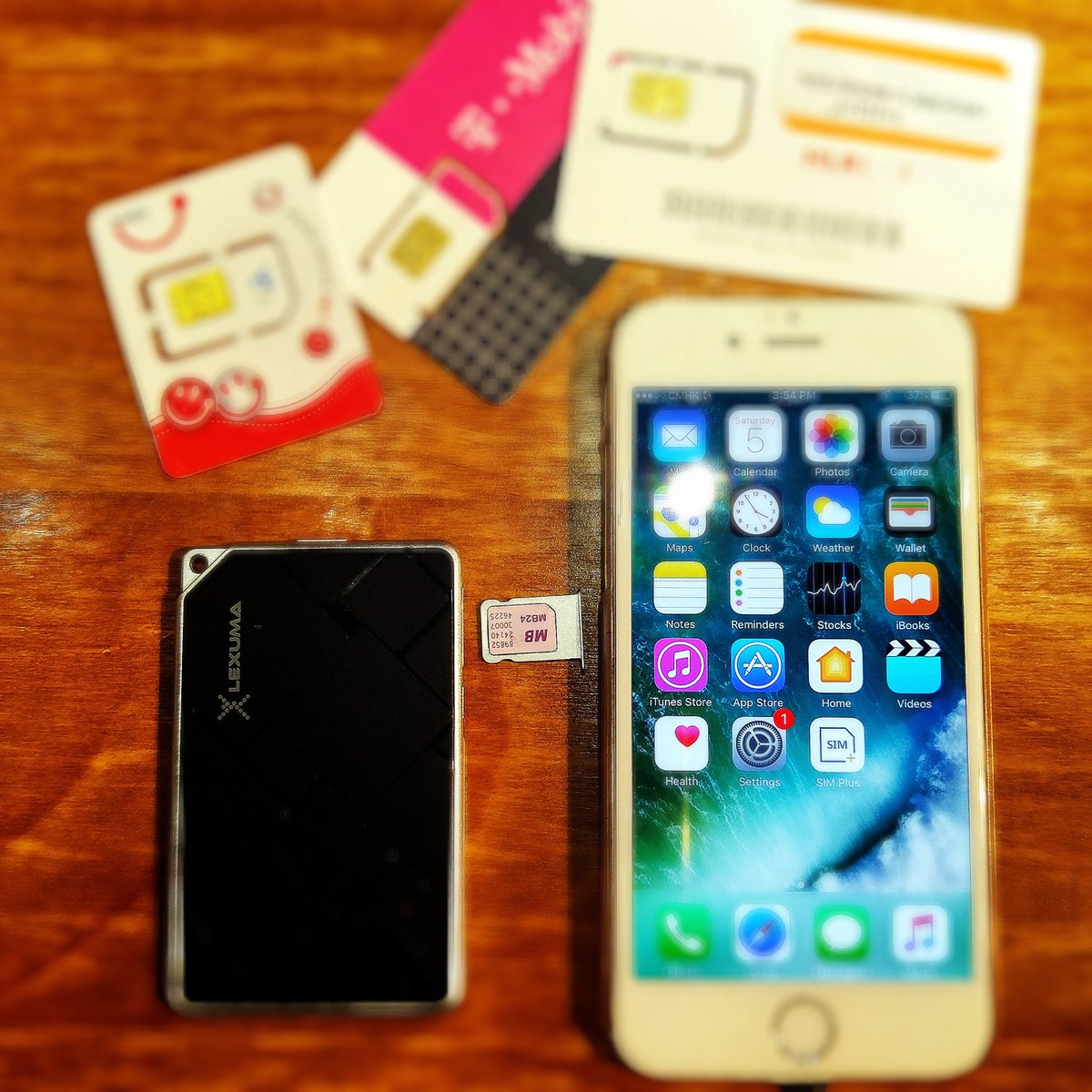 Lexuma_Official's tweet photo. XSIM-Dual Sim Card Adapter
TWO Sim Cards activated in One mobile device.
Light and Portable. Super long standby time!
Take XSIM with you and enjoy the closest connection with the world.
More on: https://t.co/ZEwnCXi3IX
#XSIM #Lexuma #dualsimcard #iphone #ipad #travel #makecalls https://t.co/dOn0gk0LJb
