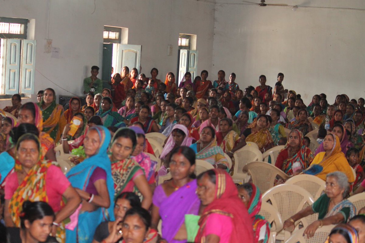pranay3220's tweet photo. #UjjawalaDiwas PM LPG Panchyat celebrations in village Rajmahal block Rajmahal District Sahibganj by Hembrom HP Gas Agency. @HPCL @PMUjjwalaYojana @GramSwarajAbhiy https://t.co/VhoBUoOsEL