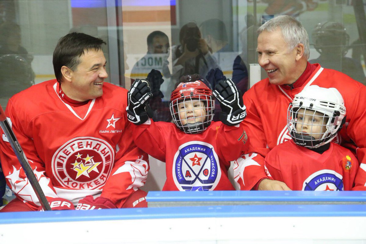 VorobievAndrey's tweet photo. С Днем рождения, дорогой Вячеслав Александрович! Желаю успехов в государственной работе, крепкого здоровья и удачи в добрых делах! Ярких побед! https://t.co/ZpjkwKphKx