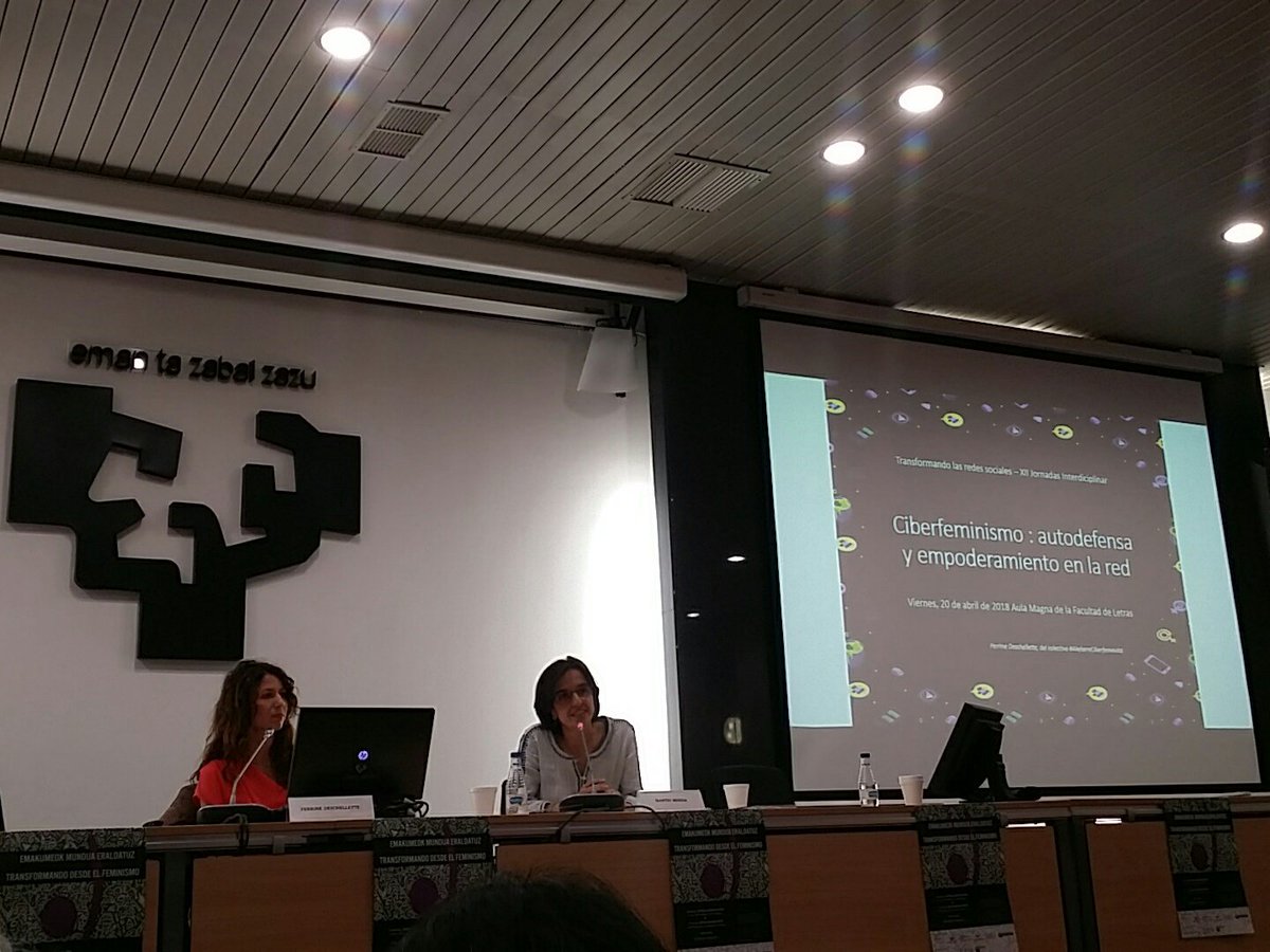 Tagor70's tweet photo. Iniciando ahora el tema del #Ciberfeminismo . Habla Perrine Deschetel del Colectivo Akelarre. #trans_fem https://t.co/oFTH2t6qS4