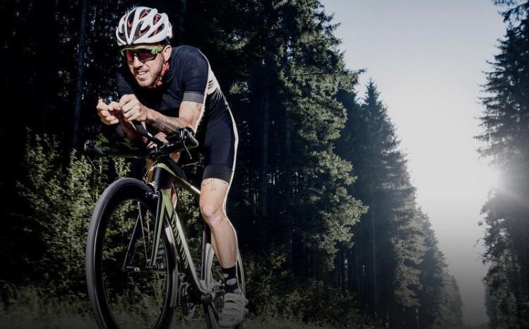 CanyonFrance's tweet photo. Un #SpeedmaxCF 8.0 complet pour le prix que la plupart des tri mettent dans des roues ? https://t.co/reMNw1IKAy https://t.co/MBBx9GeHYP