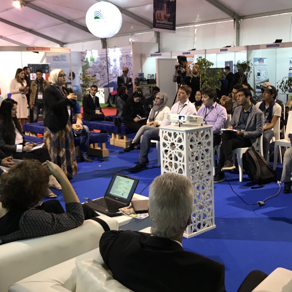 wecasablanca's tweet photo. Mme Hakima Fasly #SCEC2018 #Creathon L’objectif de cet événement est de mettre à profit la créativité des citoyens pour améliorer la mobilité urbaine particulièrement problématique de Casablanca https://t.co/GF8YiRCVHX