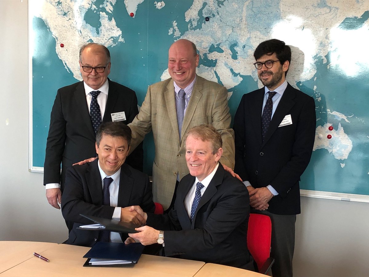 BrennanEN23's tweet image. Delighted to have signed the joint work programme with @EASA at  the HLG meeting today in Brussels. Looking forward to ever-strengthened  cooperation to reinforce safety across Europe. Glad Henrik Hololei,  Raúl Medina Caballero, Pekka Henttu were there to see it! @Transport_EU