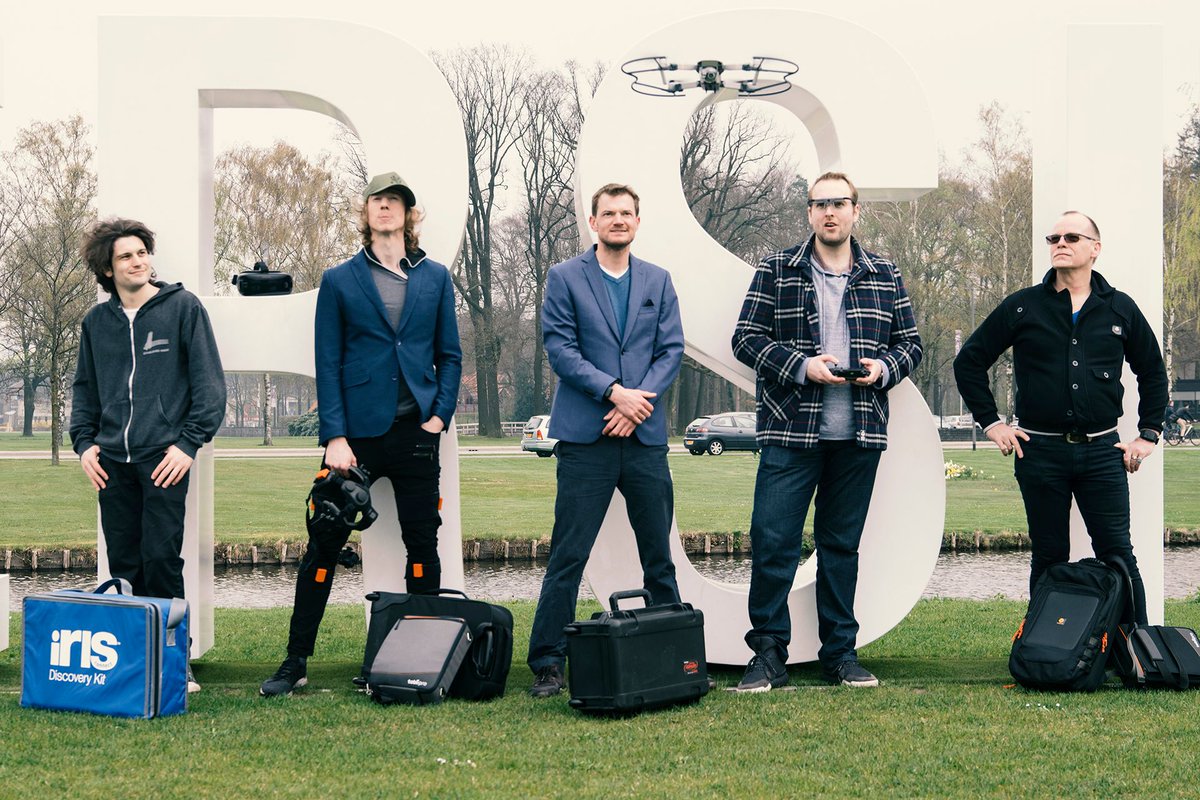 BMSLAB_UT's tweet image. BMS LAB crew assemble! #bmslab #hightechhumantouch #grandopening #technology #utwente #electronics #technology #tech #electronic #device #gadget #gadgets #instatech #instagood #geek #techie #nerd #techy #photooftheday #computers  #bestteam #xsens #oculus #gearVR #faceware