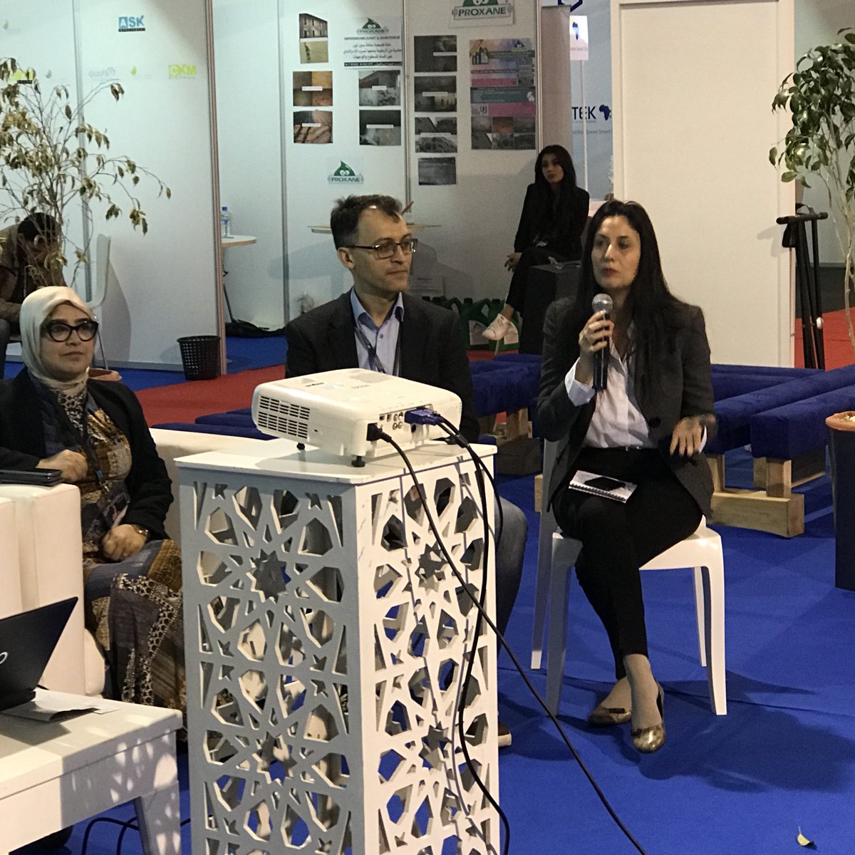 wecasablanca's tweet photo. Touda Loutfi: « Grâce au #Creathon nous allons entrer dans le déploiement opérationnel et pratique des différents concepts discutés lors du #SCEC2018. » https://t.co/IZVykw2deG