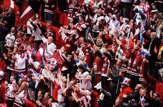 SportsTVNET's tweet photo. Aptauja: 73% Latvijas iedzīvotāji PČ hokejā uzskata par vienojošu tradīciju https://t.co/enNdH4h4BV https://t.co/3VMOHt0uPW