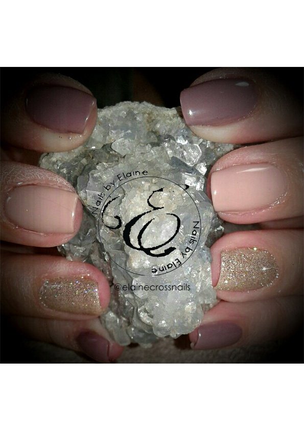 elainecrossnail's tweet photo. "Elegance is the only beauty that never fades." - Audrey Hepburn https://t.co/VGL4Zh2aa6