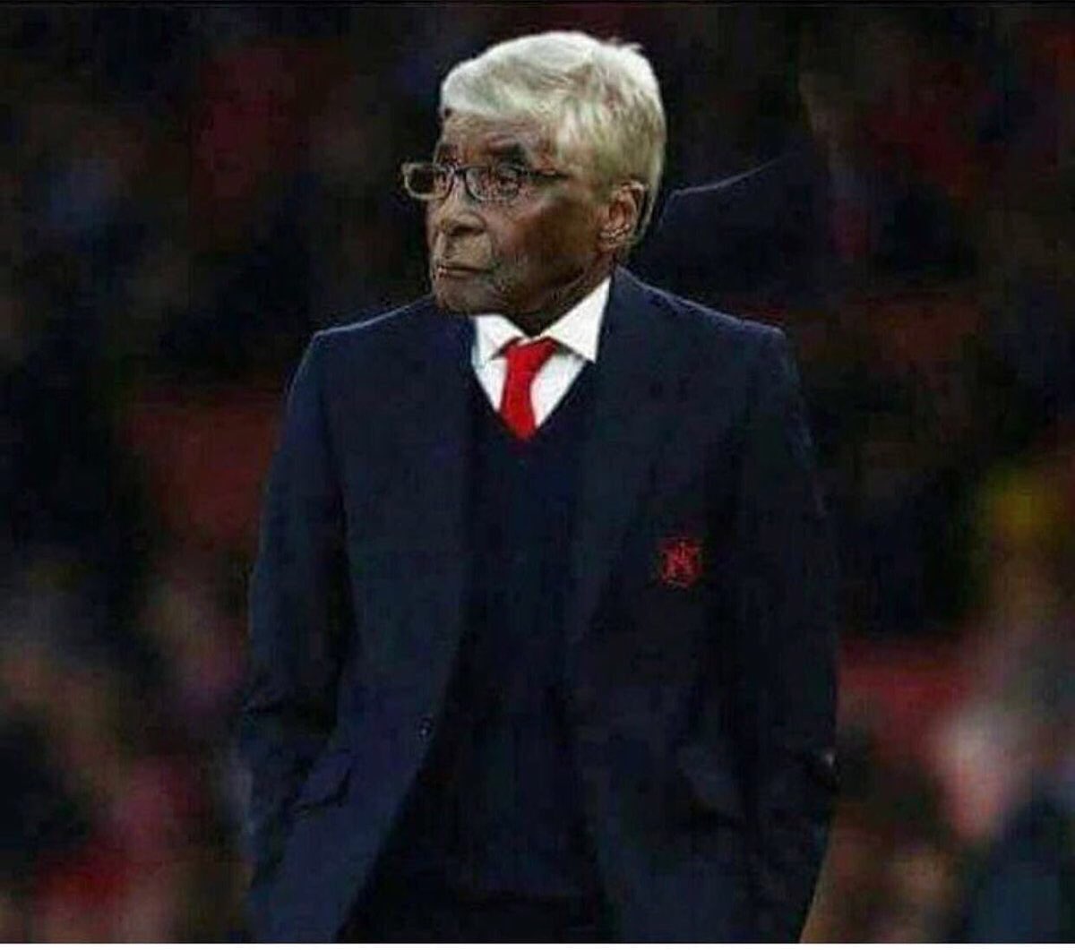 YKTSFootball's tweet photo. I think maybe @UncleEd419 referring to Wenger like Mugabe must have really triggered Mr Wenger π
#AFC #MugabeOut https://t.co/LV5z5Gx68k