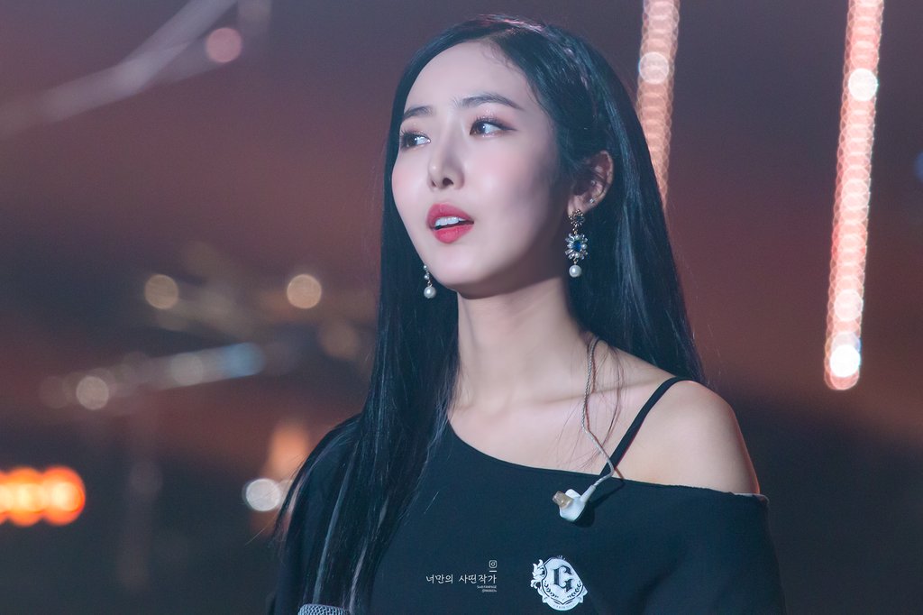 180106 여자친구 단독 콘서트
Season of GFRIEND

#예린 #정예린 #Yerin #은하 #정은비 #Eunha #신비 #황은비 #SinB #여자친구 #GFRIEND <a href="/GFRDofficial/">여자친구 GFRIEND</a>