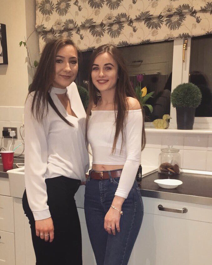 carysevans2000's tweet photo. @nevehardwick_ Happy 18th birthday!! Have the best day😘🎈 https://t.co/hDlvckQSWQ