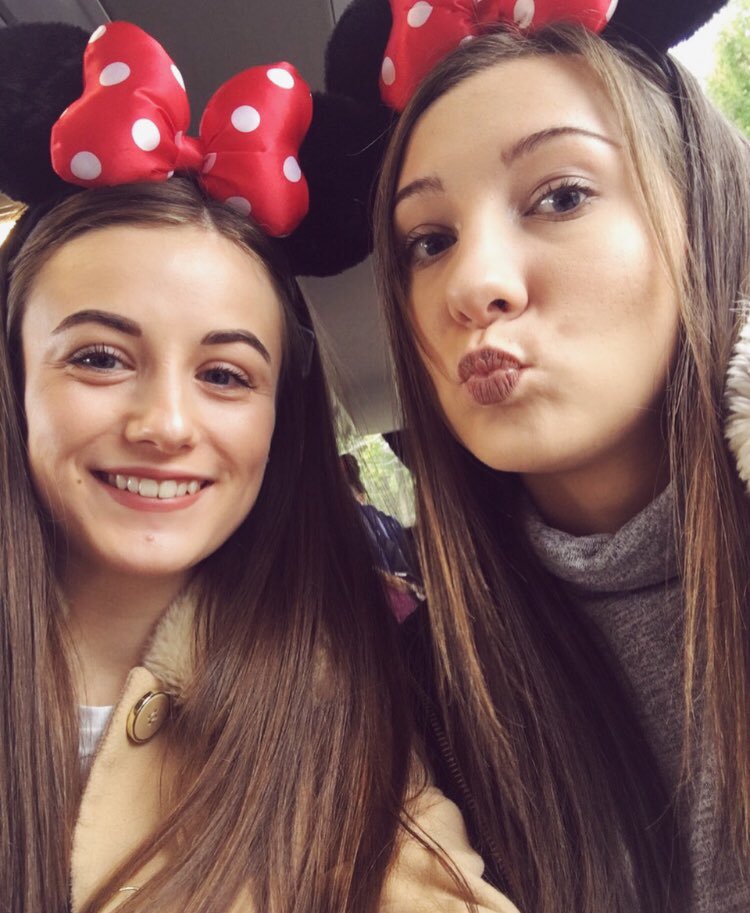 carysevans2000's tweet photo. @nevehardwick_ Happy 18th birthday!! Have the best day😘🎈 https://t.co/hDlvckQSWQ