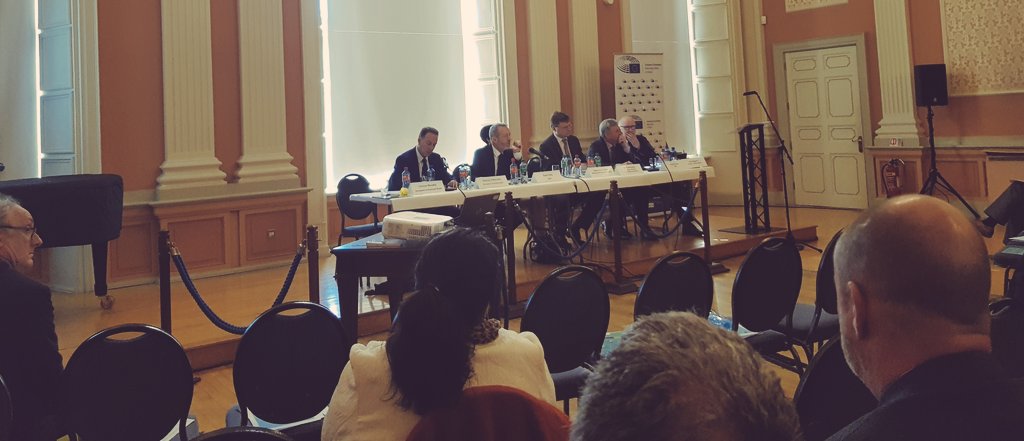 comerfordk's tweet photo. Exploring opportunities for #carlow and South East from European Fund for Strategic Investments hosted by @SeanKellyMEP in @WaterfordCounci today @CarlowLEO @Carlow_Co_Co https://t.co/9Bj6iQhbHM