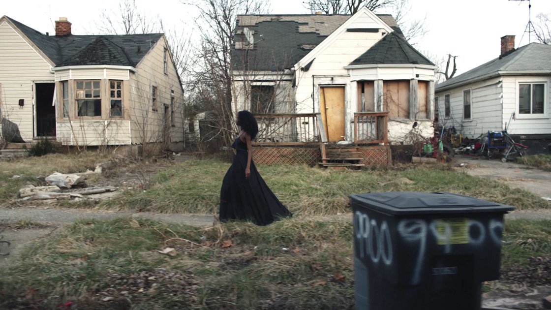 Riley Montana’s story is far from a typical scouted-on-the-street modeling tale. vogue.cm/w7EXVwP