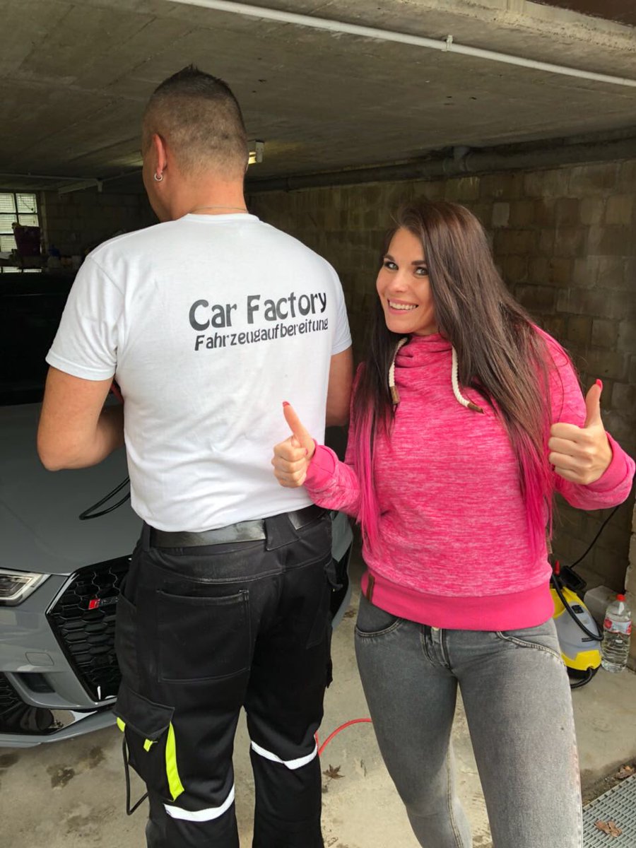 MatthiasKirchho's tweet photo. Car Factory und Aische Pervers 👍#Fahrzeugaufbereitungsfirma #clean #Keramikversiegelung #carfactory24 https://t.co/4sZhR3IZ38