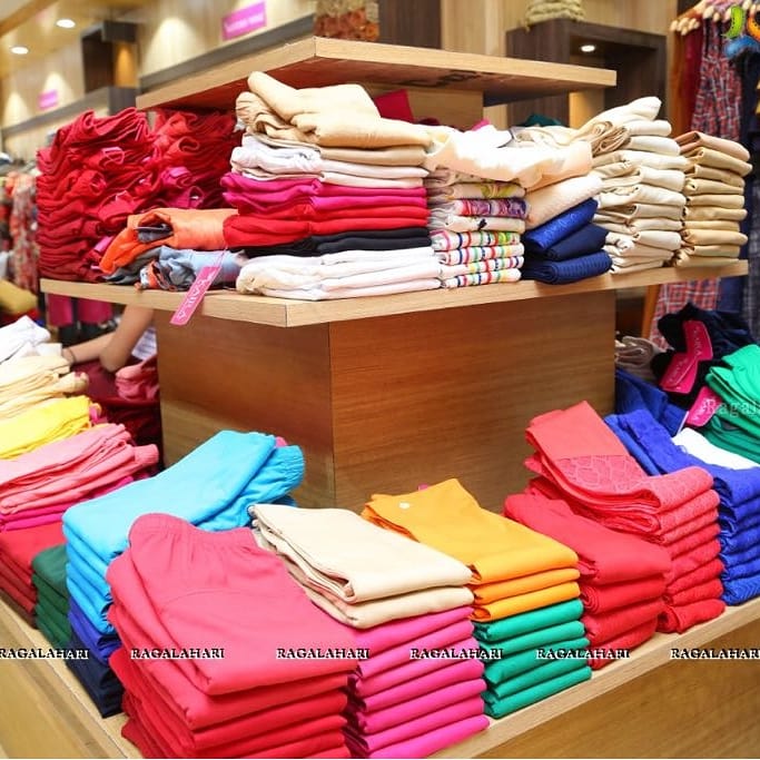 Kaira_India's tweet photo. Here's a sneak peak of Kaira's JUBILEE HILLS store..!!!
#Kaira #BeThatGirlToday #AmazingSetting #LookingFabulous https://t.co/JIpFKLnmSk