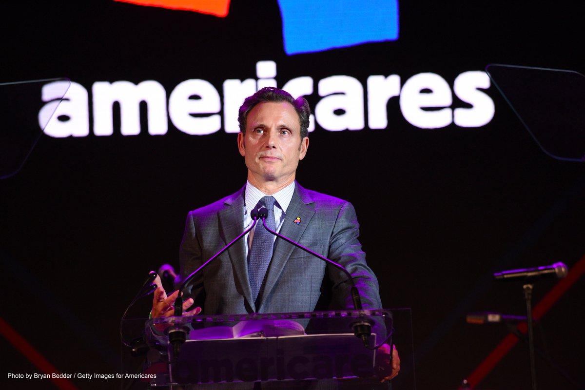 Americares's tweet photo. #ScandalFinaleSo proud of our dear friend @TonyGoldwyn for his commitment to help those in need of #Americares—thank you, Tony and congrats on #Scandal Thanks for introducing us to your fans! 📷 #FlashbackFriday to #Airlift30, Americares Airlift Benefit! Can't wait for #Airlift31 https://t.co/Ejsrb7v9RL