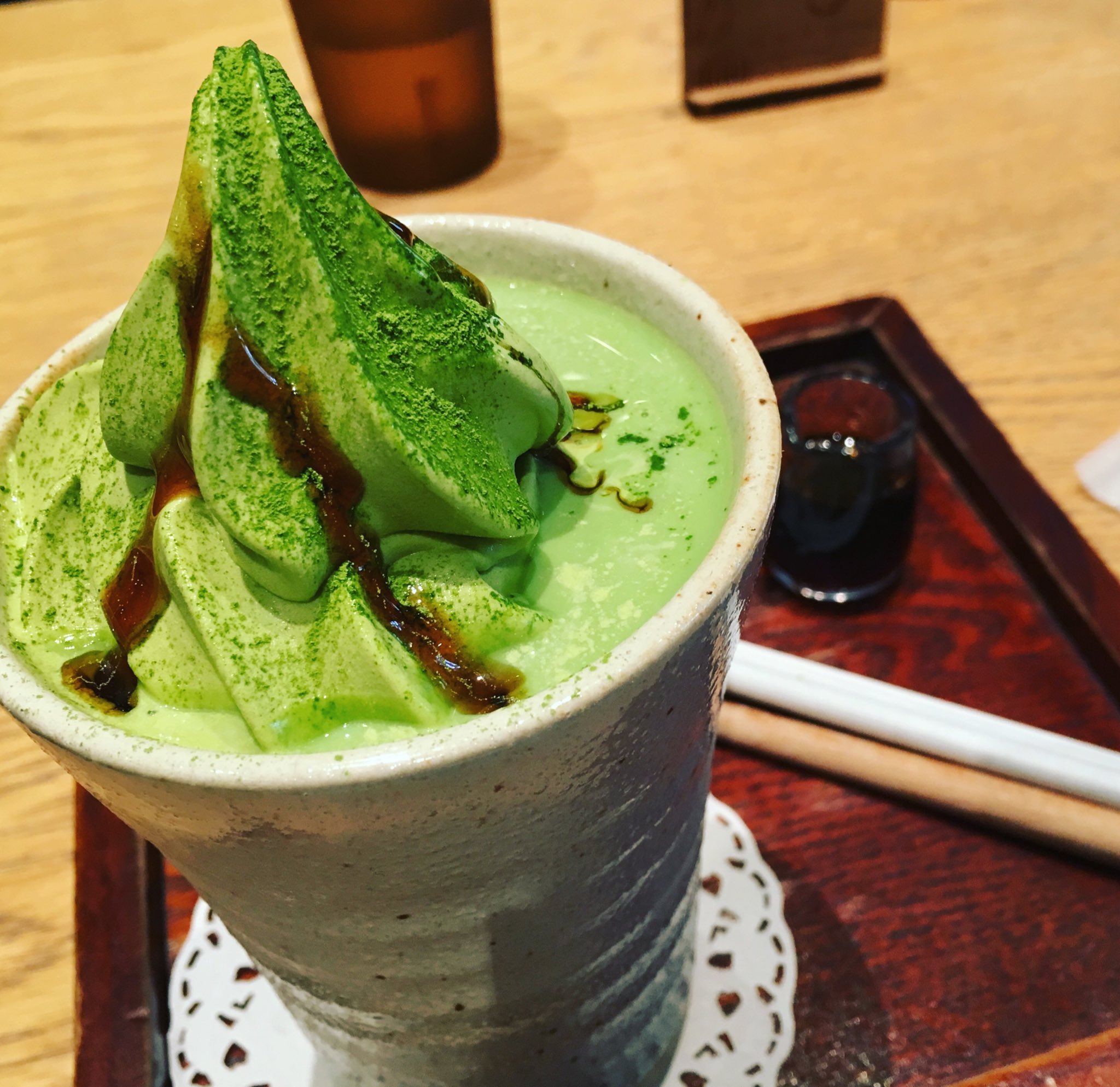 三倉茉奈 抹茶フロート黒蜜がけ グリーンティーに抹茶ソフトクリーム 甘いものが染みる 今日は唯一の休演日 色々買い出ししたり ひとりでぷらぷら そして休憩 T Co Jfep9kibru T Co Itxnj3ezht Twitter