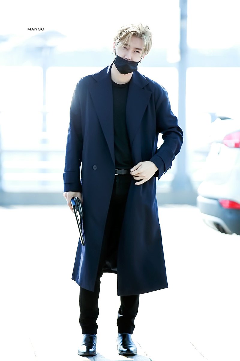 180418 Siwon~❤ @ ICN Airport [CR:__芒果酱__] // งื้อออ หล่อมากกก น้องละลายตายไปเลยค่าาา 😍💓