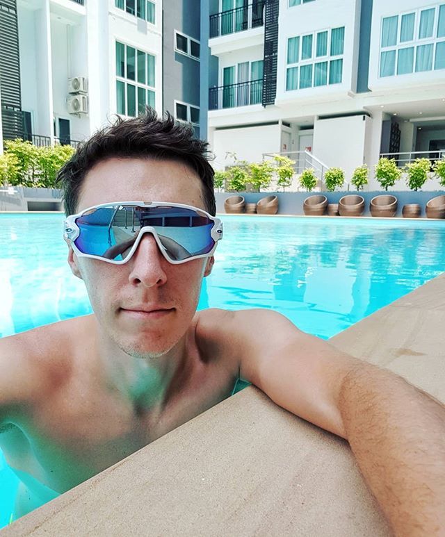 HaydenCampbell's tweet photo. Hot season in Chiang Mai at the moment. Getting rides done early and cooling off afterwards seems to do the trick. #everydayispoolday
#chiangmai #thailand #southeastasia #asia #oakley #teamoakley #oakleyjawbreaker #pnxcycling #vixenpr #onyabikecanberra … https://t.co/TgWQIF2Pff https://t.co/bQt9xuIs8M