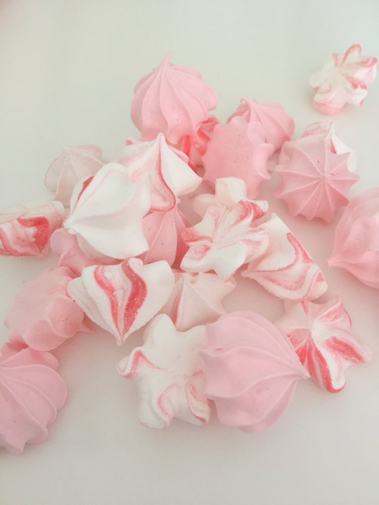 Can’t decide whether to eat yesterday’s meringue kisses for breakfast with a coffee or save them for later with wine #meringuekisses