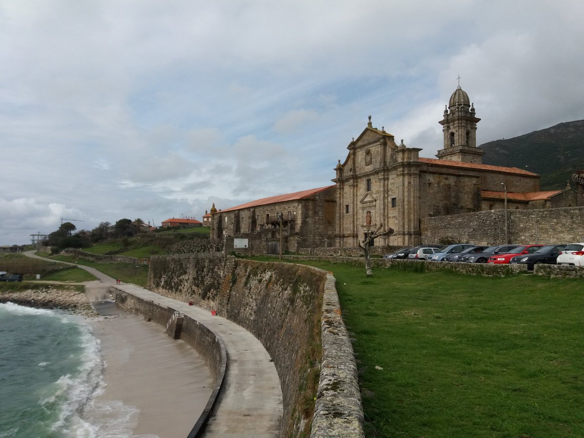 limiator's tweet photo. #Memoriarural 20 de abril de 1624: Os #monxes artilleiros do #mosteiro de santa María de #Oia rexeitan un ataque corsario #turco ,  afundindo un #baxel  e pondo en fuga ós outros catro @magago @GxDRadioGalega #Efeméridas @apatrigal #historiadeGalicia #Galicia @historiaGAL https://t.co/6gfHaZE1in